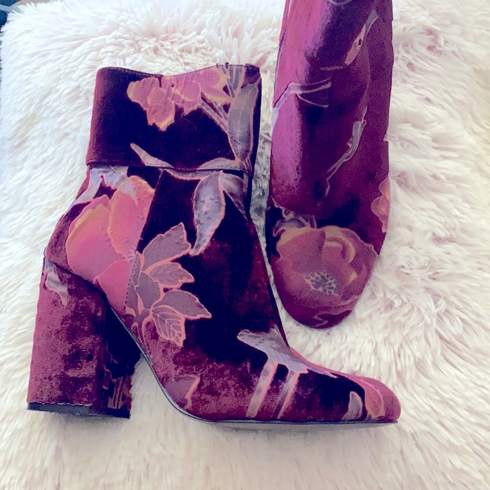 Steve Madden Burgundy Floral Print Heeled Boots